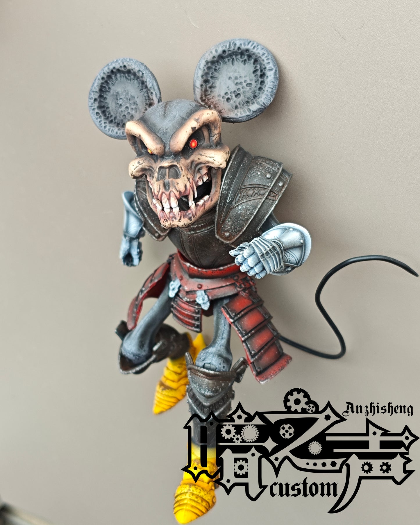Head Carving -  White mouse skeleton Head
