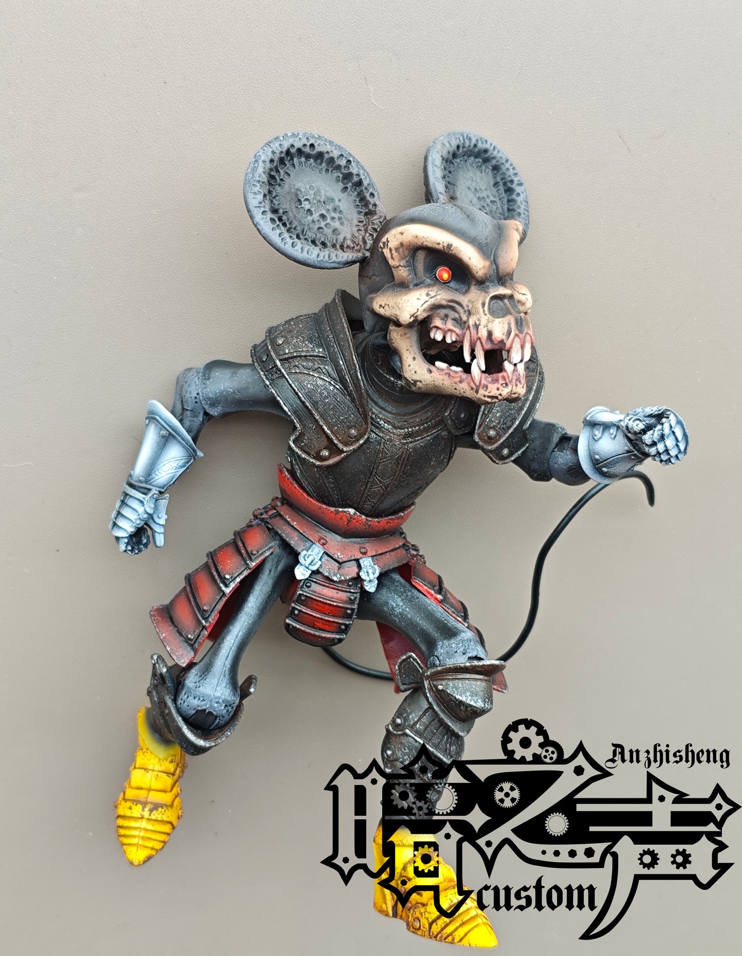 Head Carving -  White mouse skeleton Head