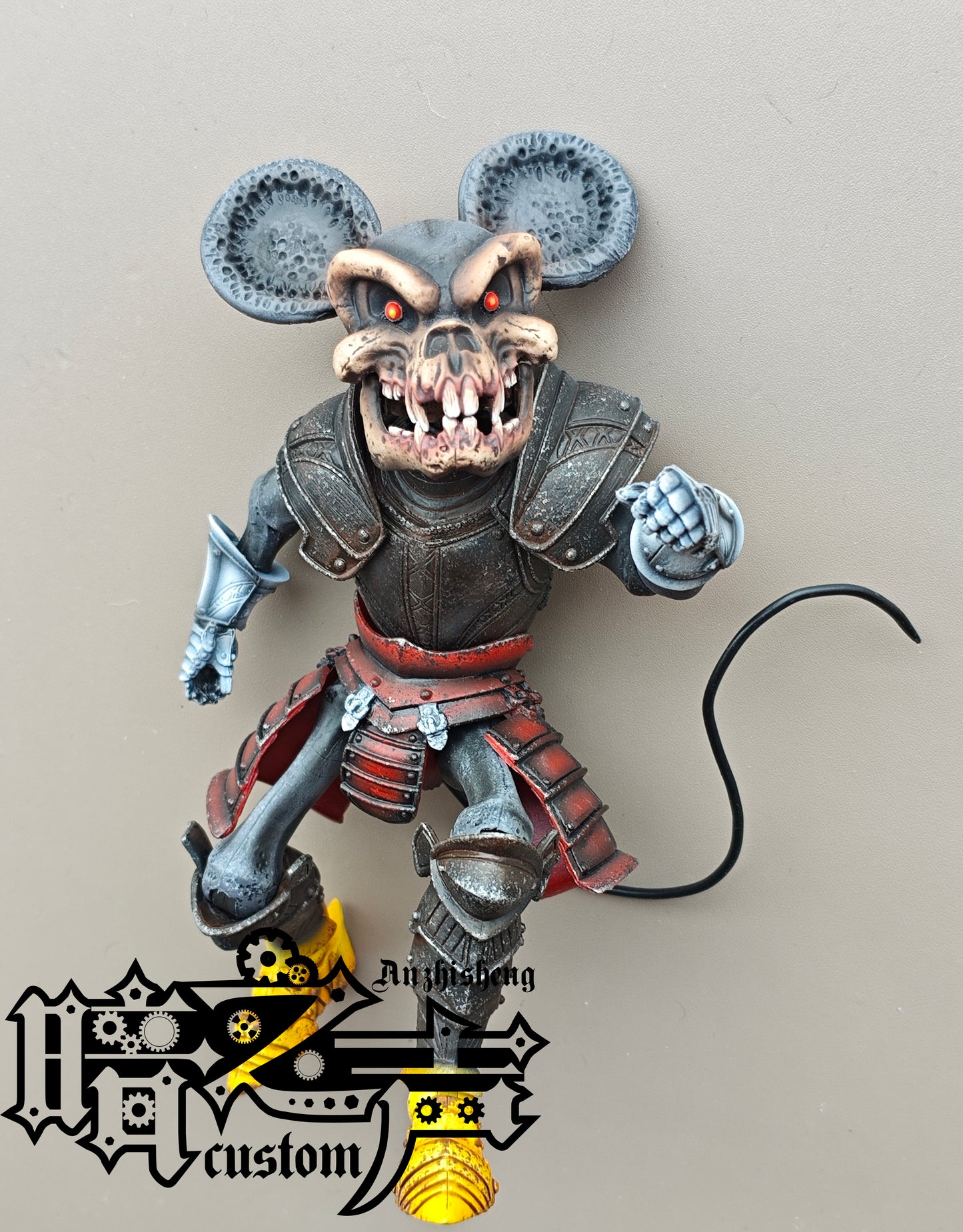 Head Carving -  White mouse skeleton Head