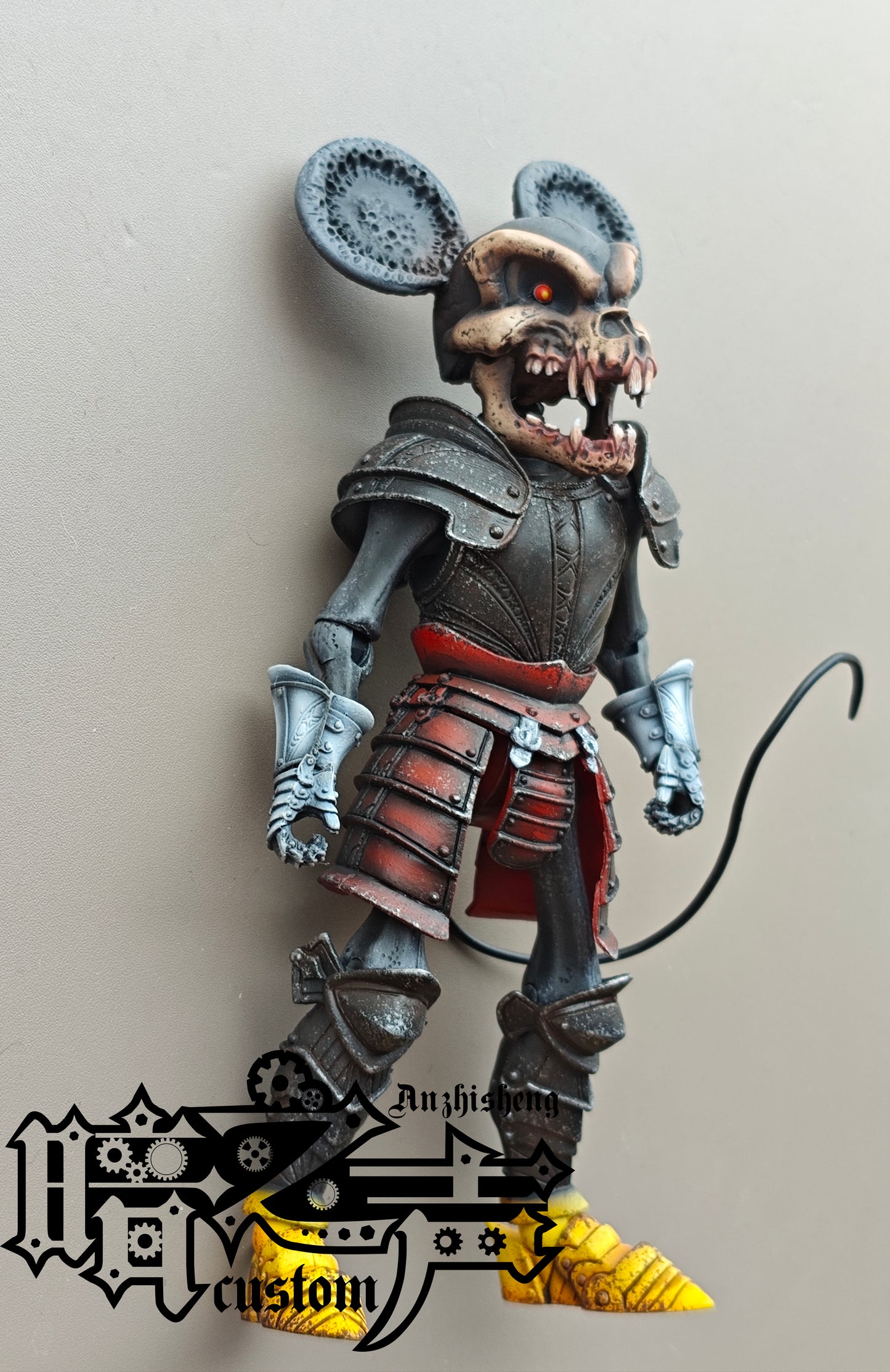 Head Carving -  White mouse skeleton Head